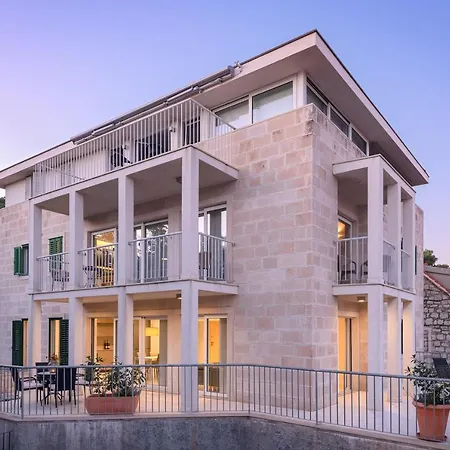 Aurora - Elegance & Luxury Apartment